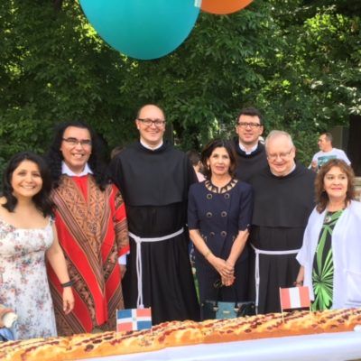 Fiesta z okazji 20. rocznicy Mszy Świętej w języku hiszpańskim u franciszkanów w Krakowie